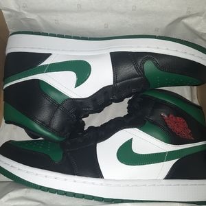 Jordan 1s pine green